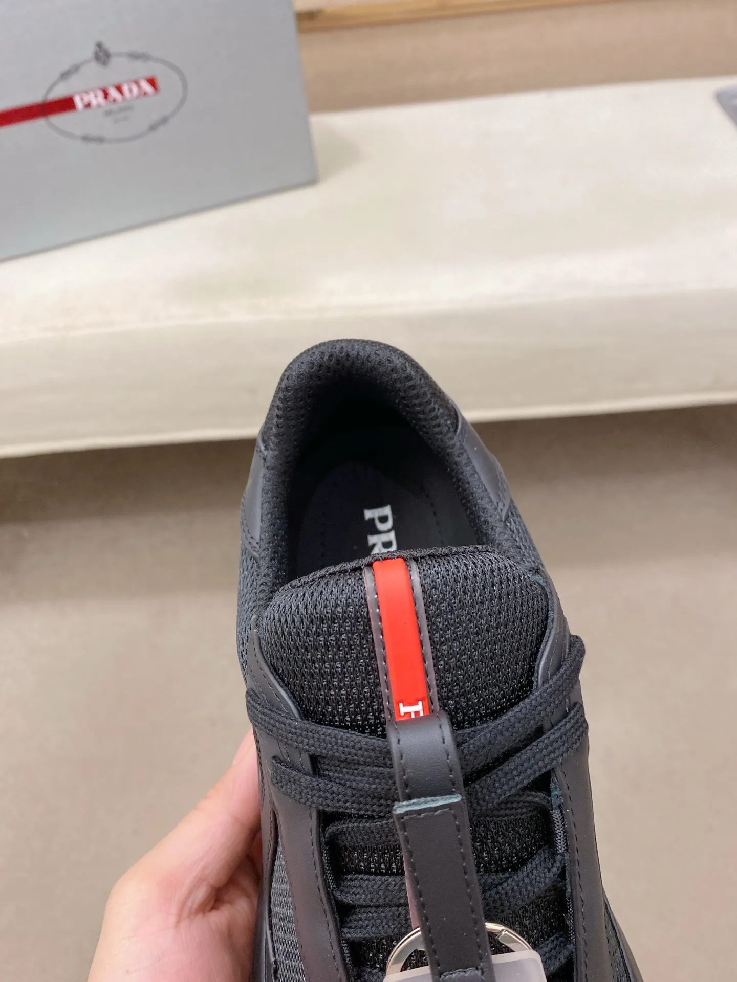 Men's shoes 💰 580💰 ✔️✔️✔️High version High-quality new PRADA (Prada) counters are launched simultaneously, new men's shoes, 😘fabrics are selected from first-layer cowhide fabrics. Lining: Imported cowhide leather lining. 👍🏿High-end☄️Open-molded non-slip rubber outsole, exquisite lines, simple and elegant, comfortable and high-end for leisure travel. Code number: 38 to 45